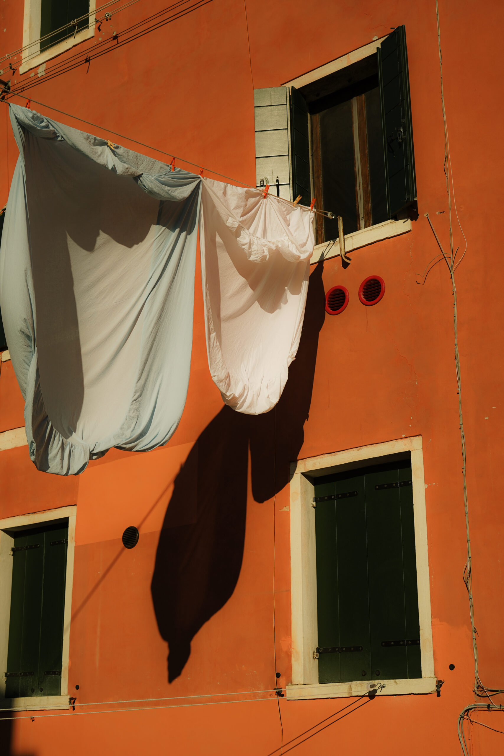Castello District - Wandering, eating chiccheti and drinking a spritz - Guide to Venice
