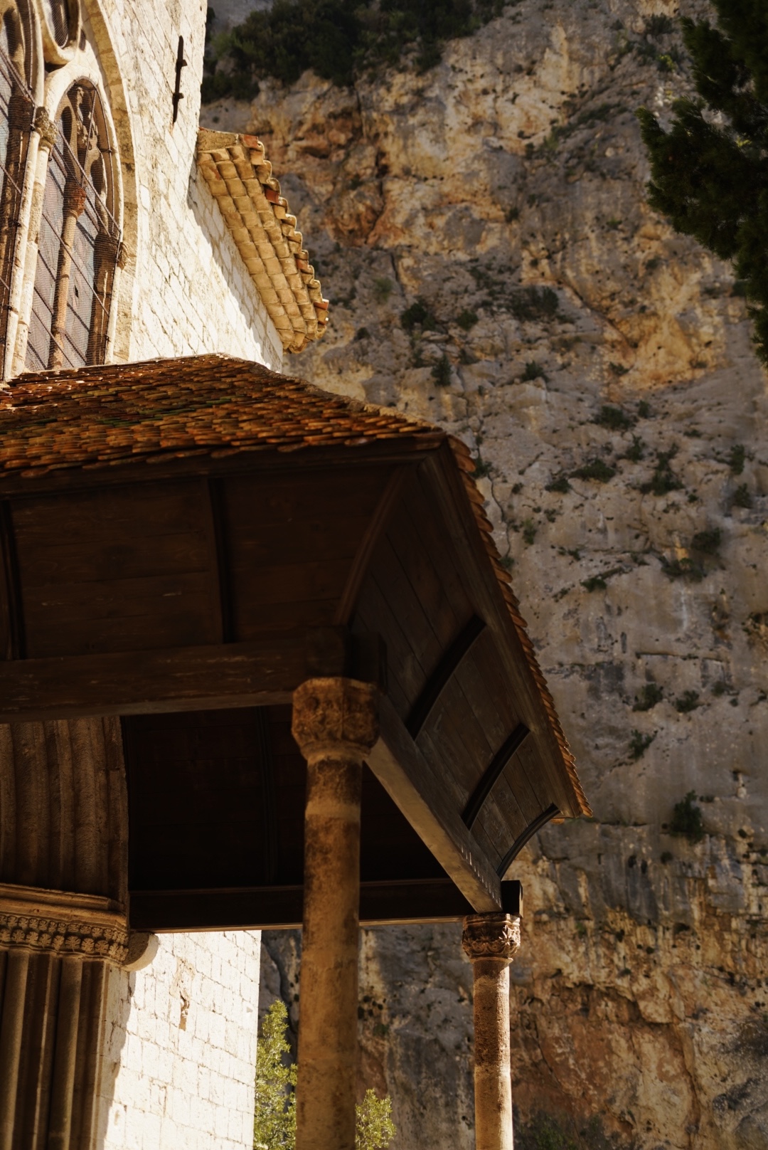 Chapel Moustiers-Sainte-Marie - Gorges du Verdon Travel Guide