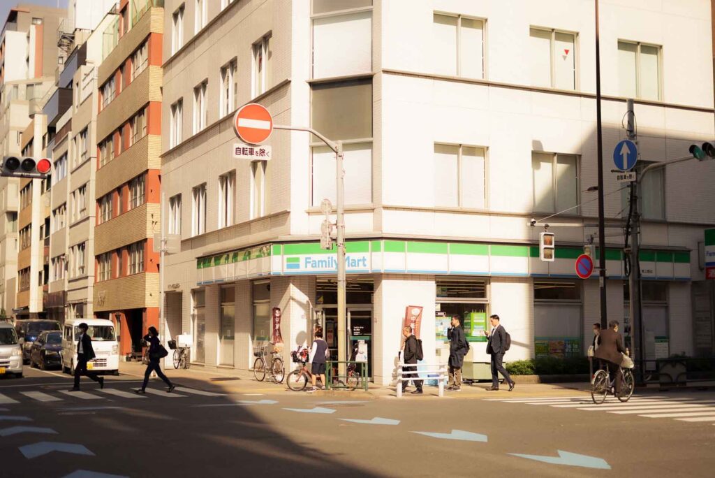 12 Things That Will Surprise You When You Arrive in Japan (2026) japan tokyo kombini family mart